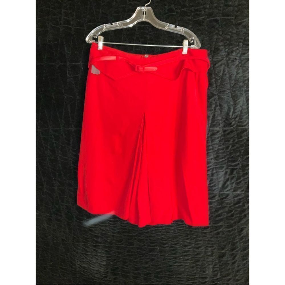 Escada women's red size 14  skorts NWT retails $1090